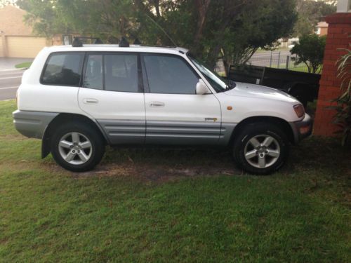 1999 toyota rav4 cruiser - salvage write off (just) runs excellently 165000ks