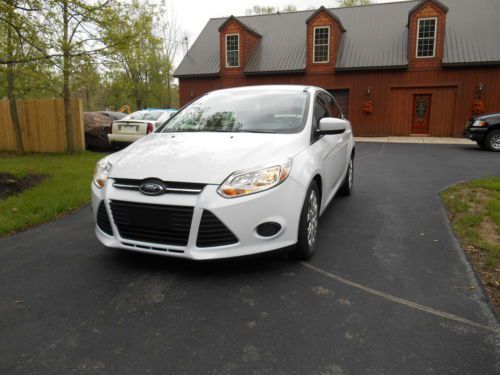 2012 ford focus se sedan