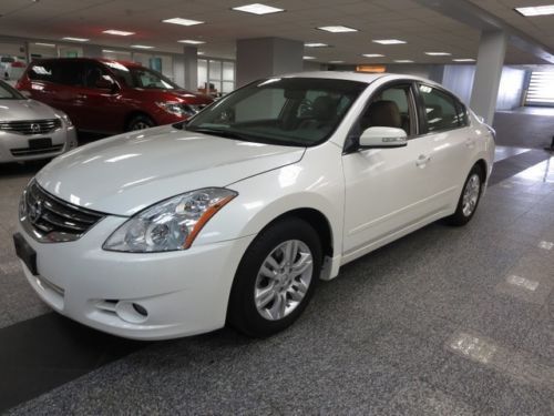 2011 nissan 2.5 sl with navigation