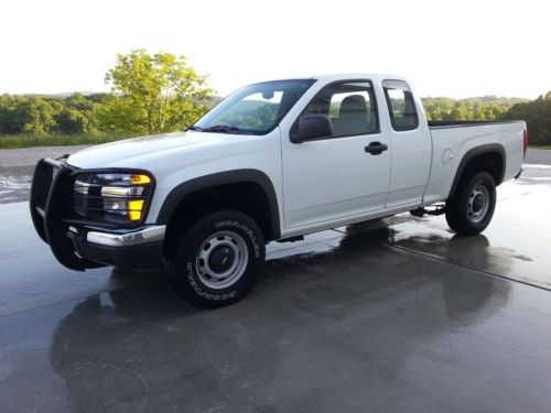 2005 chevy colorado extra cab 4x4 only 47,000 miles