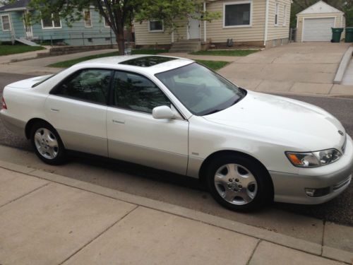 Lexus es300 base sedan 4-door 3.0l