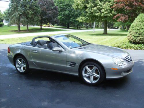 2006 mercedes-benz sl500 convertible 2-door 5.0l roadster ultra low mileage