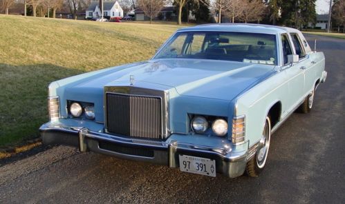 Magnificent 1979 lincoln town car wedgewood blue crushed velour interior