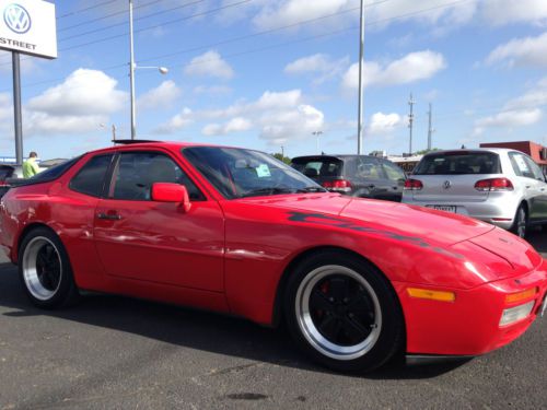 1986 Porsche 944 Turbo, image 2