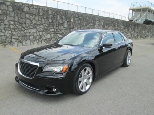 300 srt 8 navigation panoramic s/roof heated &amp; cooled front seats polished 20&#039;s
