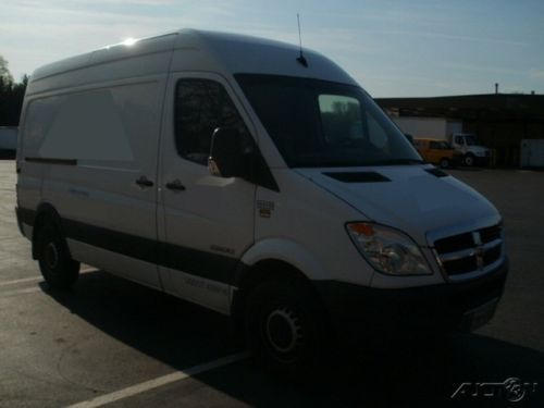 Penske used trucks - unit # 555598 - 2007 dodge sprinter van 2500