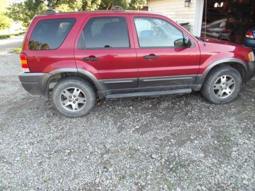 Salvage rebuildable 2004 ford escape xlt sport utility 4-door 3.0l