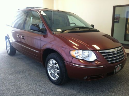 Red third row seating gray leather interior carfax guaranteed one owner