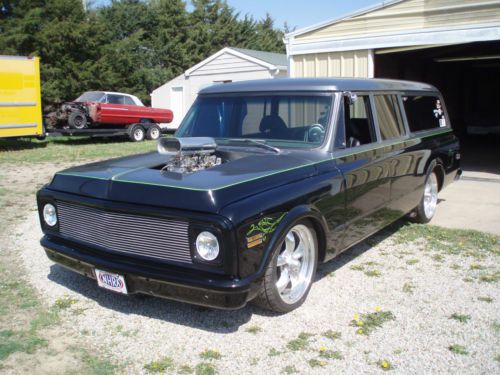 1970 chevrolet suburban 3 door custom with weiand blower