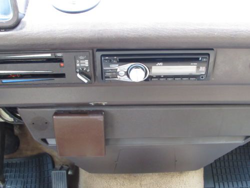 base/commercial model with bench seat, image 31