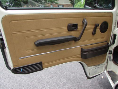 base/commercial model with bench seat, image 34