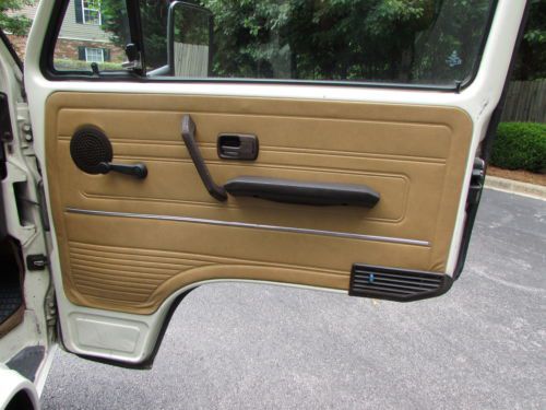 base/commercial model with bench seat, image 38