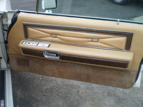 1975 Lincoln Continental Town Coupe 2-Door 7.5L 460 V8 Classic Collector's Car!!, image 17