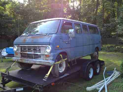 1972 Ford Econoline E-200, image 2