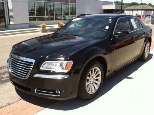 2013 chrysler 300 base