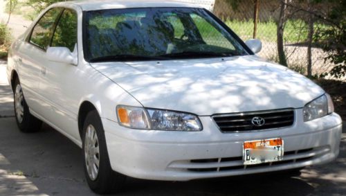 2001 toyota camry: runs &amp; drives nice!  has 244k hwy miles n.r.