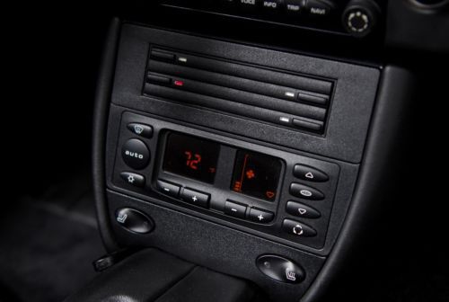 Porsche 911 Turbo - 25K Miles, manual 6-speed, 2 owner!, image 32