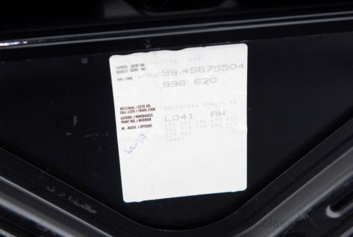 Porsche 911 Turbo - 25K Miles, manual 6-speed, 2 owner!, image 33