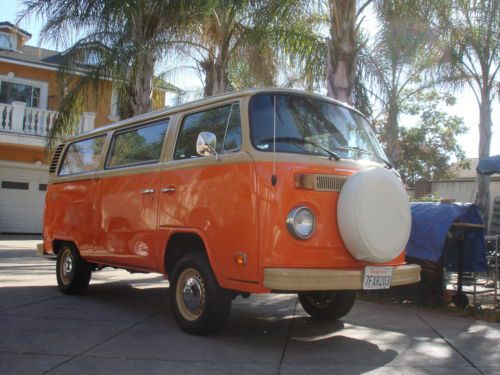 1979 vw bus transporter automatic ,new paint ,interior, windshield,etc c,a,title