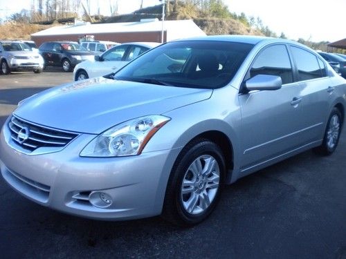 2010 nissan altima 2.5 automatic 4-door sedan low miles, gas saver!! sharp!!