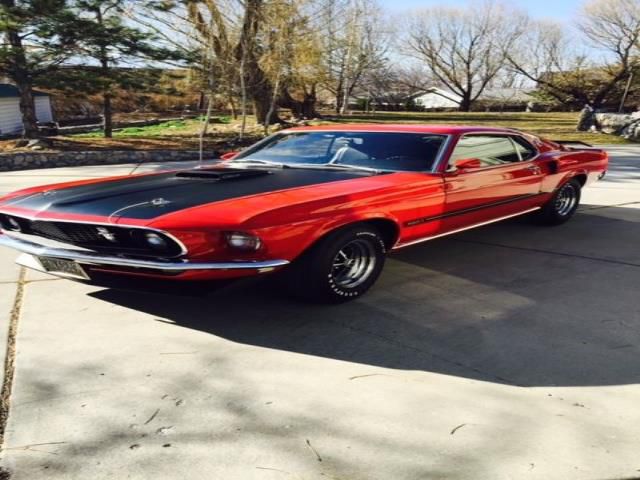 Ford mustang mach 1