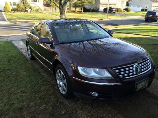 Volkswagen phaeton v8 sedan 4-door