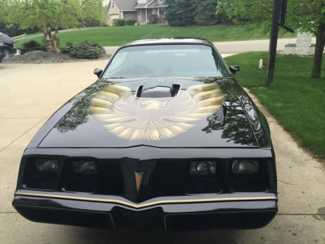 Pontiac firebird trans am coupe 2-door