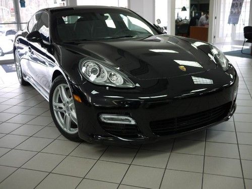 Stunning panamera turbo sport chrono vent seats park assist rear camera 15kmls