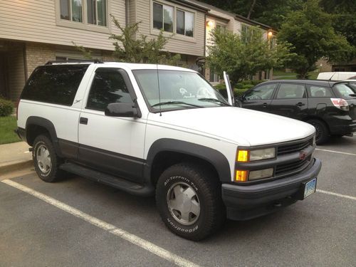 1997 chevrolet tahoe ls sport utility 2-door 5.7l