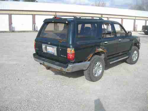1995 Toyota 4Runner SR5 Sport Utility 4-Door 3.0L, image 3