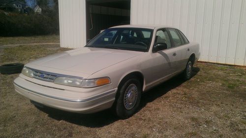 1997 ford crown victoria police interceptor sedan 4-door 4.6l