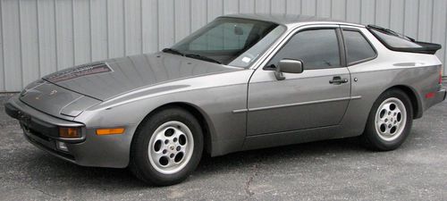 Porsche 944 1987 manual trans immaculate condition 87