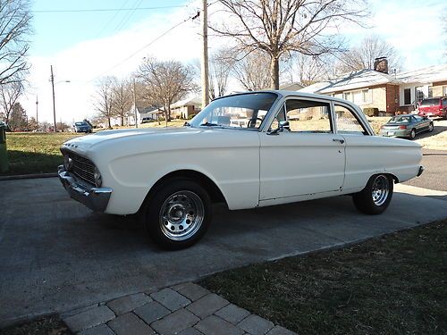 *1960 falcon 2 dr sedan** good straight running project * lots of new parts*