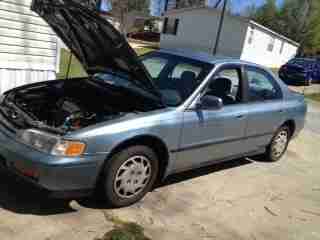1994 Honda Accord LX Sedan 4-Door 2.2L, image 2