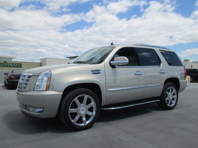 2010 awd gold v8 leather navigation miles:32k sunroof 3rd row