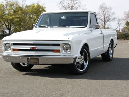 Custom white 1967 chevy c10 small window fleetside shortbed  rare chevy truck
