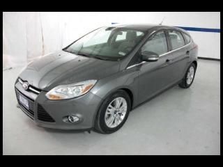 12 focus sel hatchback,2.0l 4 cylinder,auto, cloth, cruise, sync, clean 1 owner!