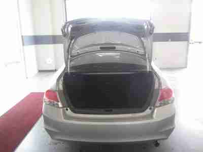LX 2.4L Beverage Holder (s) Anti-Lock Braking System (ABS) Intermittent Wipers, US $15,566.00, image 21