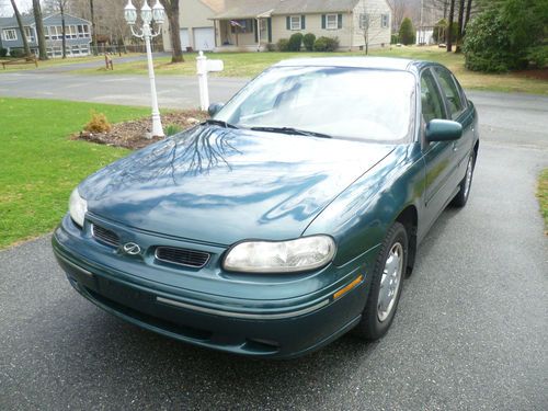 1999 oldsmobile cutlass - 4 door