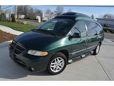 1999 dodge caravan se conversion van ,tv,clean carfax,servicerecords no reserve