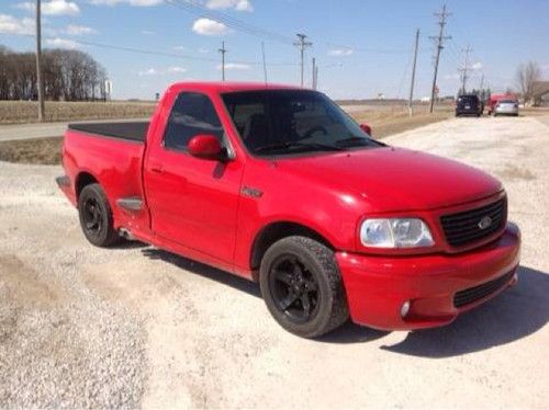 2001 ford f-150 lightning standard cab pickup 2-door 5.4l supercharaged