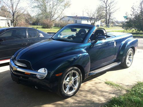 2005 chevrolet ssr base convertible 2-door 6.0l