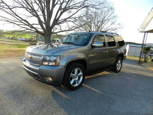 2007 chev tahoe ltz   ***fully loaded***   ***low reserve***