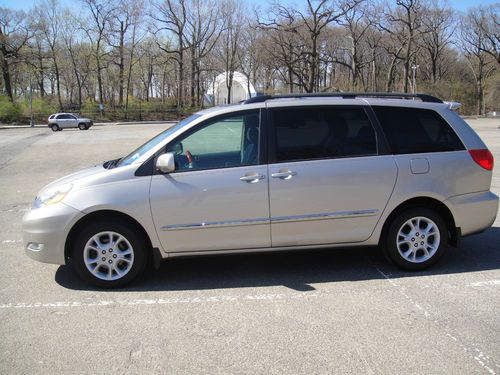 2006 toyota sienna *limited* *awd* *low miles* *loaded*