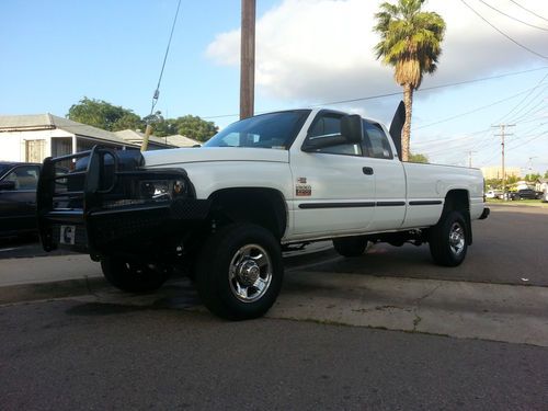 Dodge ram 2500 diesel 4x4 12v cummins newer engine and trans!