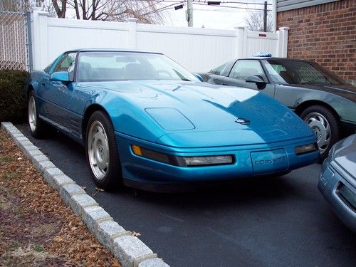 1992 corvette coupe auto -loaded - very nice condition -low miles-low reserve