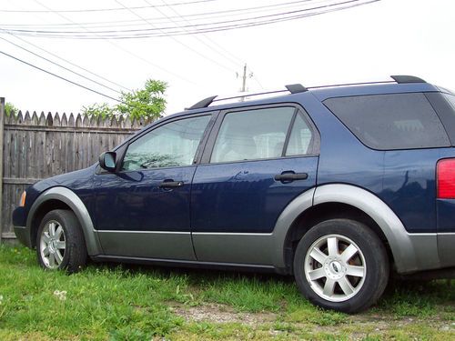 2006 freestyle taurus x ford fix or parts car ** bad  engine very  nice  cond.