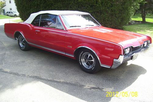 An  immaculate  1967  olds. cutlass  supreme "  442 "  convertible- 4  speed