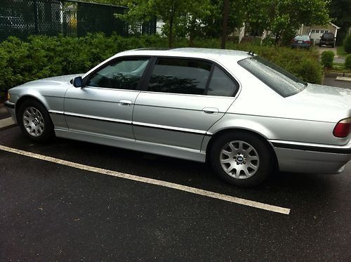 2001 bmw 740il base sedan 4-door 4.4l