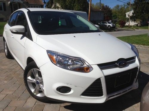 2013 ford focus se 2.0l gas saver only 189 miles !! no reserve the car must go